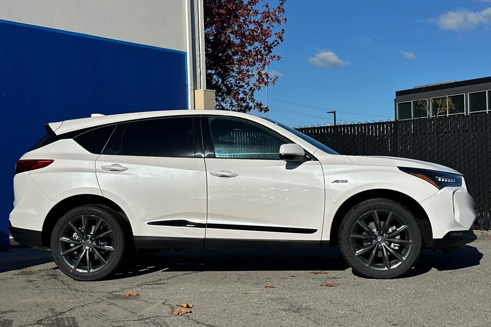 New 2026 Acura RDX w/ Advance Package AWD/4WD image 3