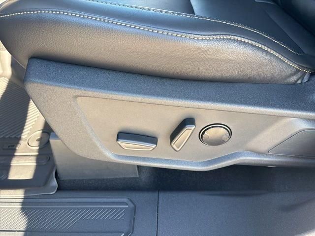 New 2025 Ford Bronco Badlands image 17