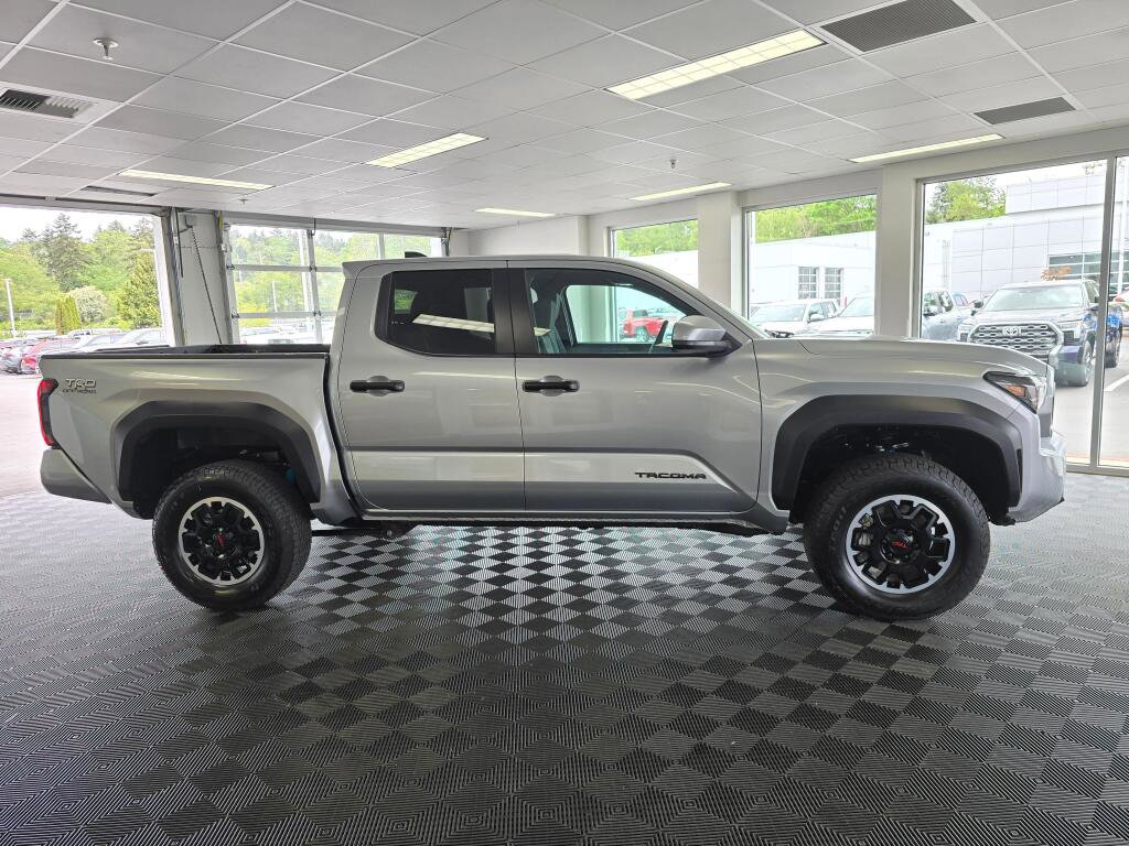 Used 2024 Toyota Tacoma TRD Off-Road AWD/4WD image 2