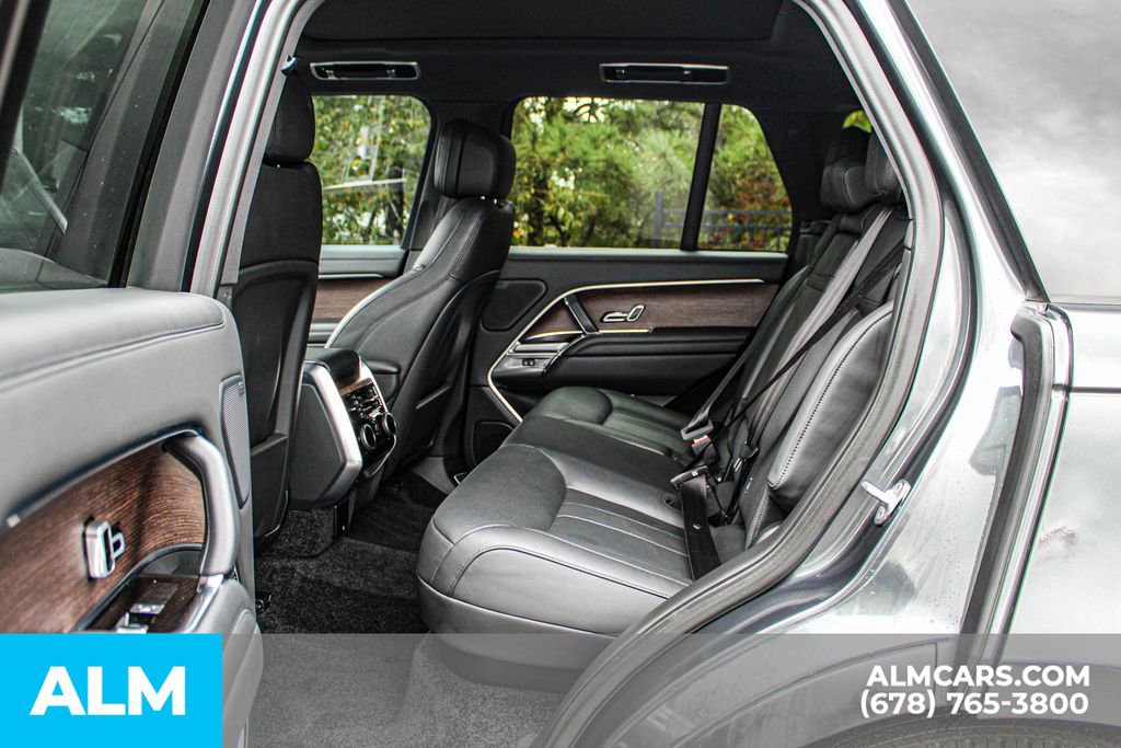 Used 2023 Land Rover Range Rover SE image 18