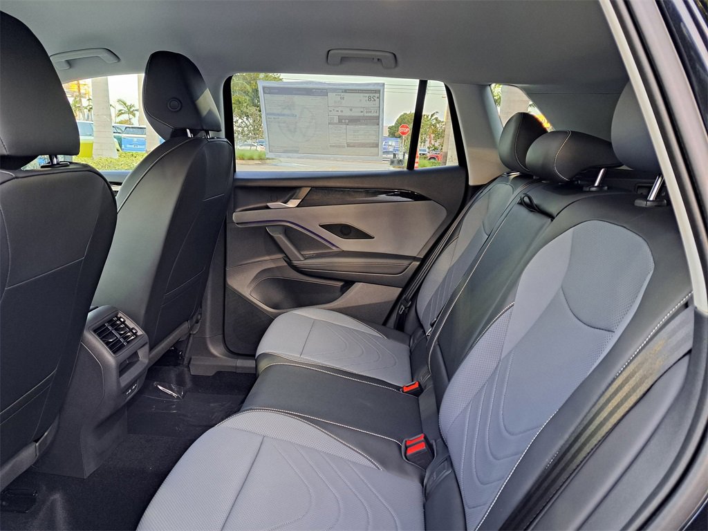 New 2026 Volkswagen Tiguan SE image 5