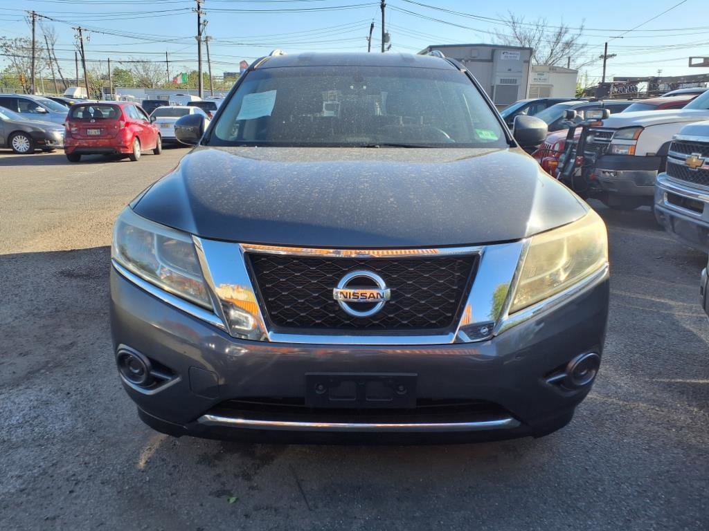 Used 2013 Nissan Pathfinder SV image 2