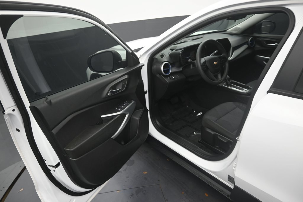 Used 2024 Chevrolet Trax LS FWD image 10