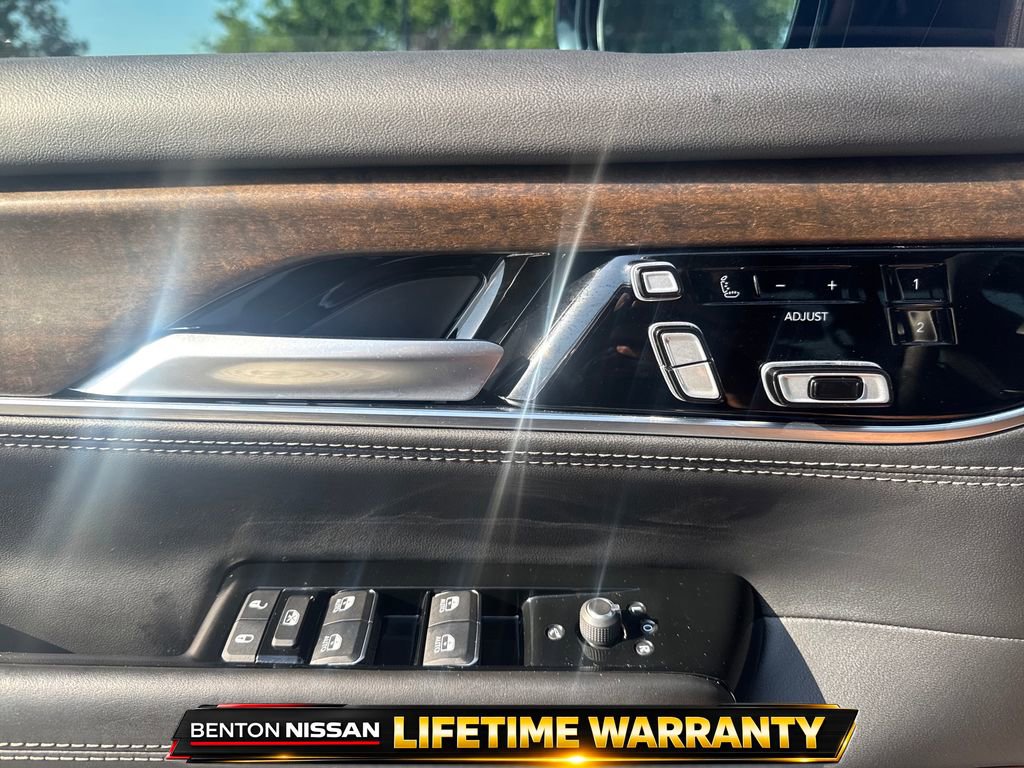 Used 2024 Jeep Grand Wagoneer Series I w/ HD Trailer Tow Package image 12