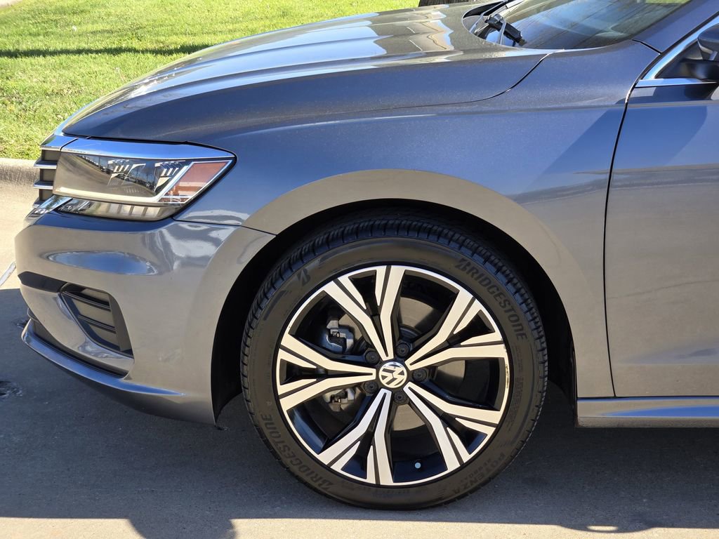 Used 2021 Volkswagen Passat 2.0T SE image 8