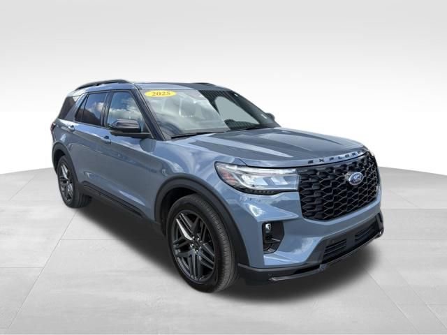 Used 2025 Ford Explorer ST image 8