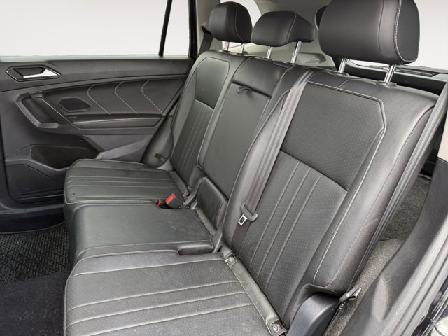 Used 2022 Volkswagen Tiguan SE AWD/4WD image 16