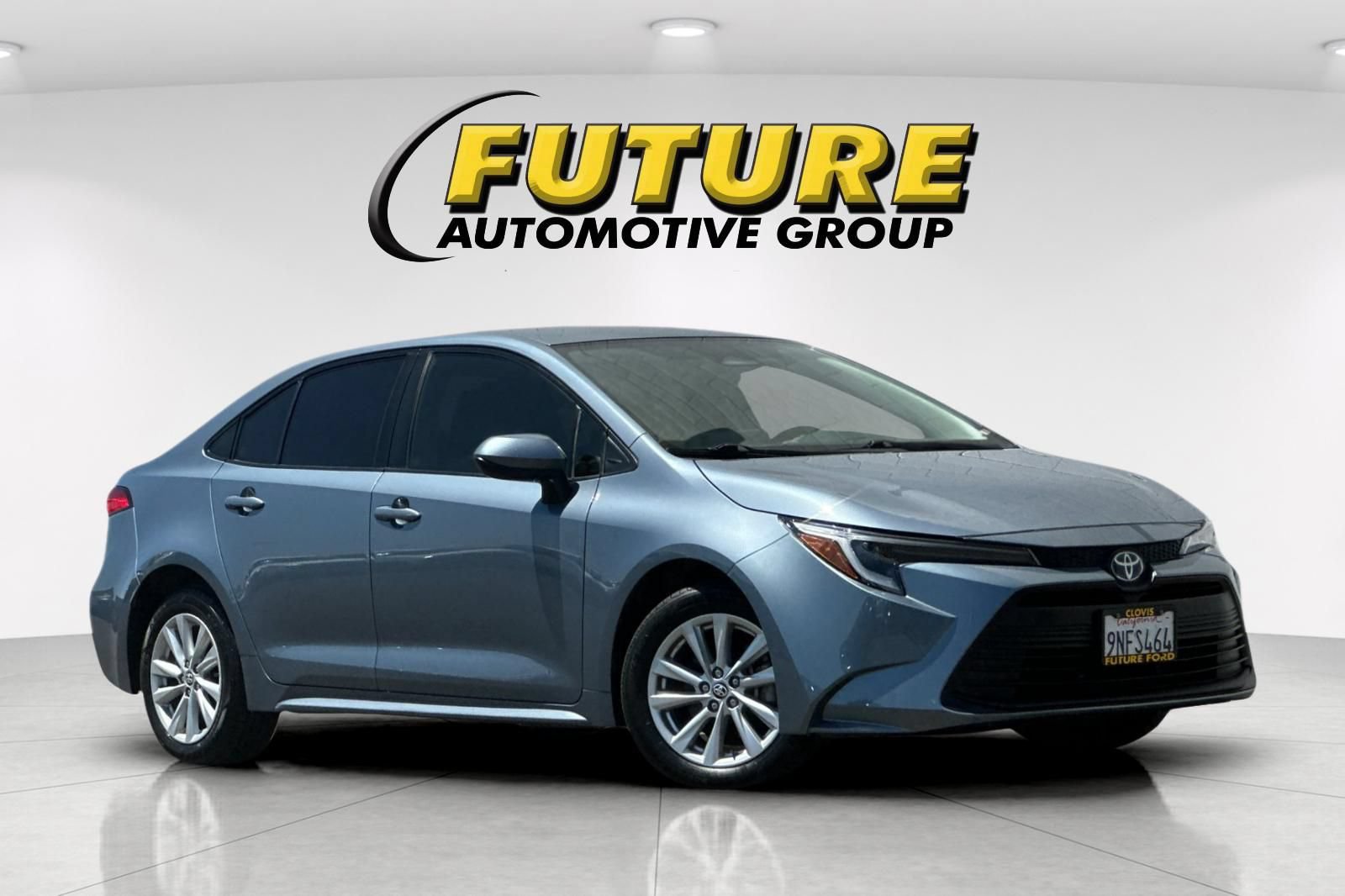 Used 2024 Toyota Corolla LE w/ LE Convenience Package FWD image 1