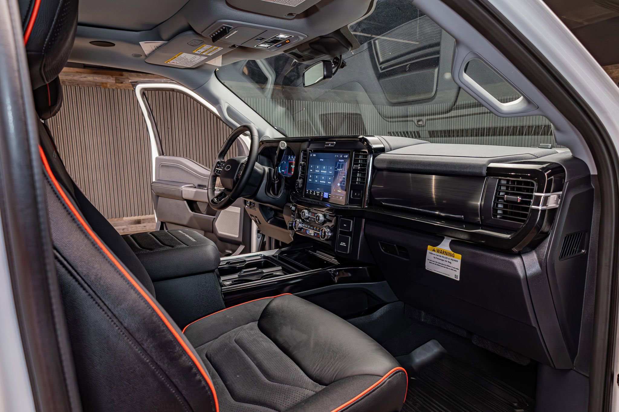 Used 2025 Ford F250 Lariat w/ Lariat Ultimate Package image 15