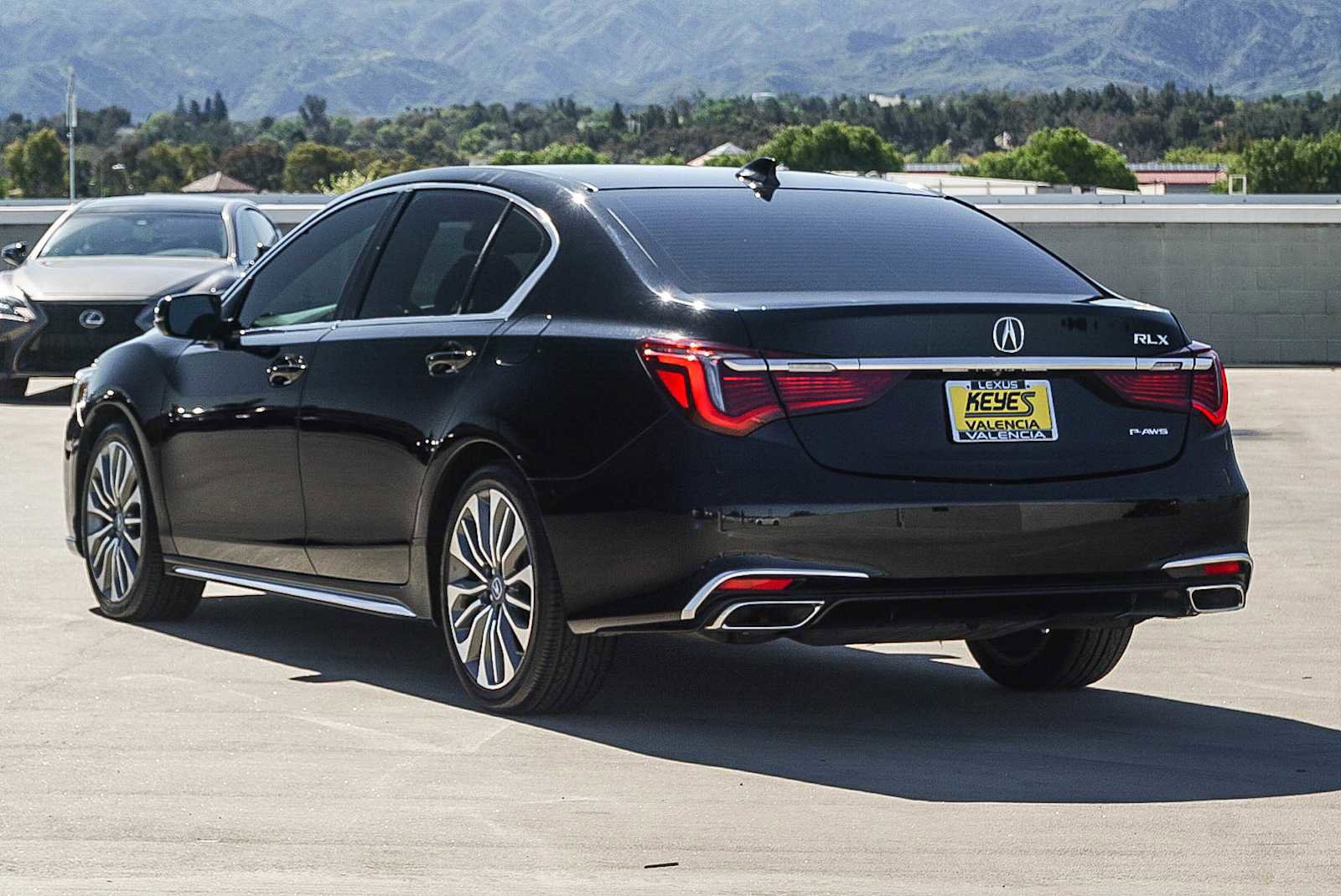 Used 2018 Acura RLX w/ Technology Package image 3