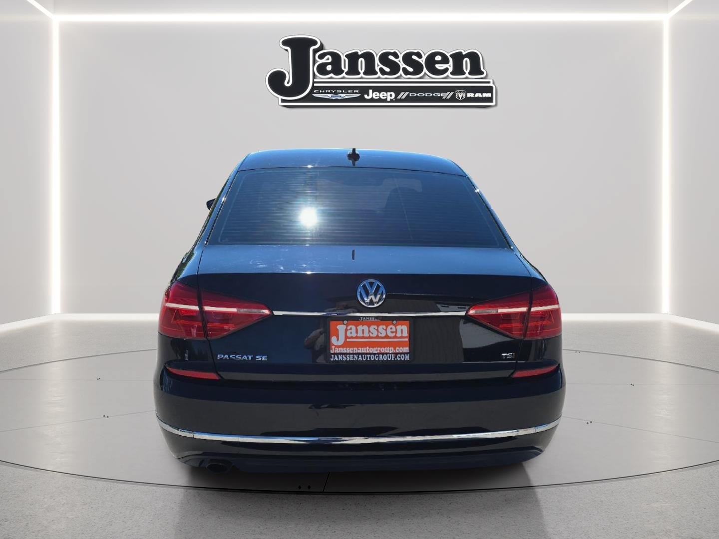 Used 2016 Volkswagen Passat 1.8T SE FWD image 4