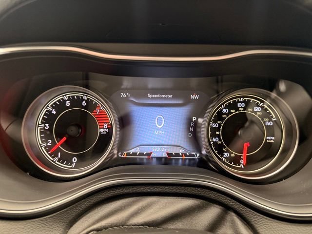 Used 2020 Jeep Cherokee Trailhawk w/ Comfort & Convenience Group AWD/4WD image 28