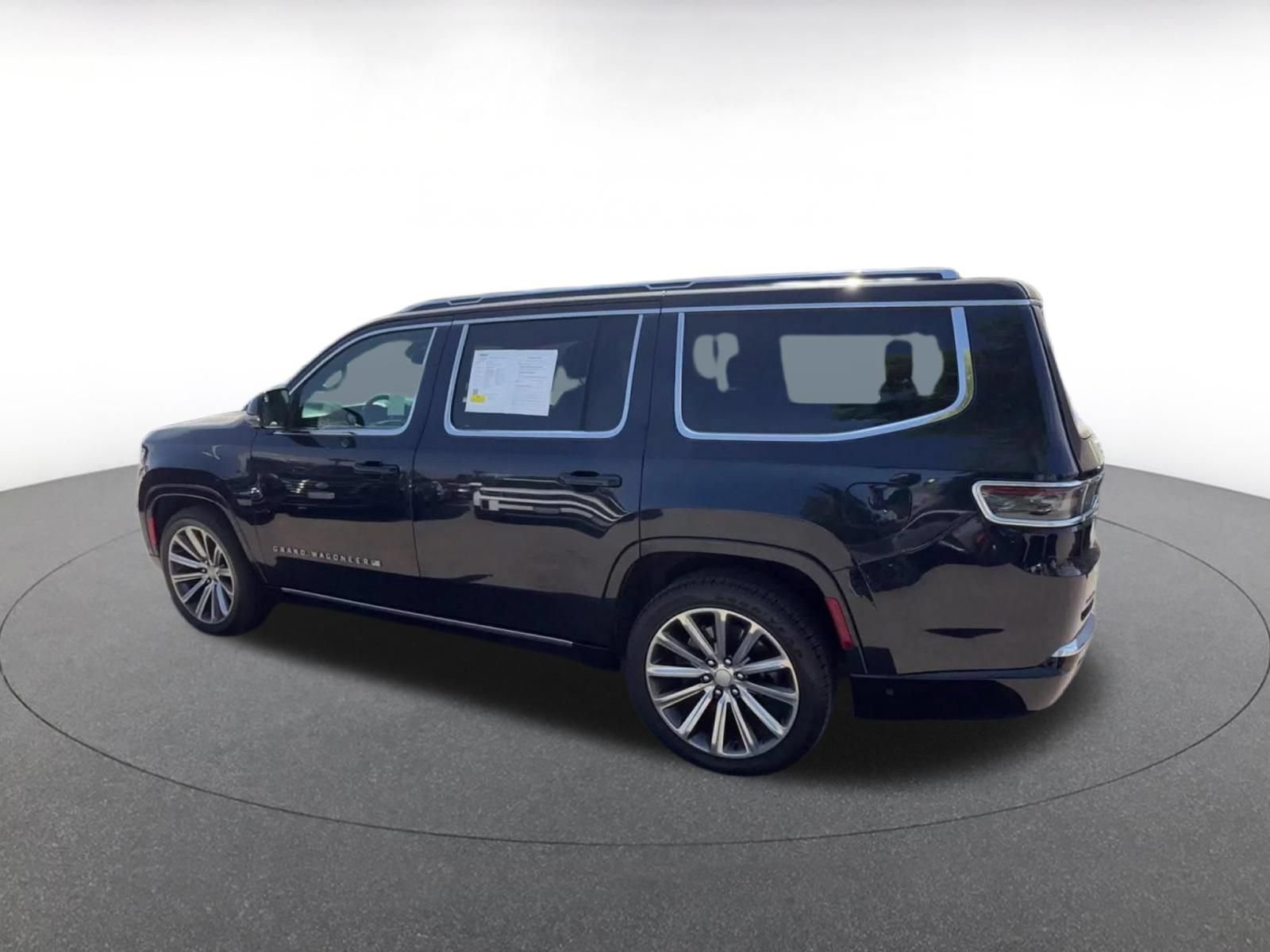 Used 2023 Jeep Grand Wagoneer Series II w/ Flexible Seating Group AWD/4WD image 9