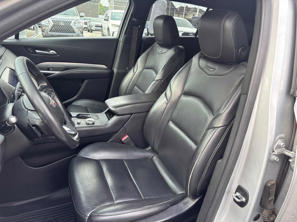 Used 2020 Cadillac XT4 Premium Luxury AWD/4WD image 10