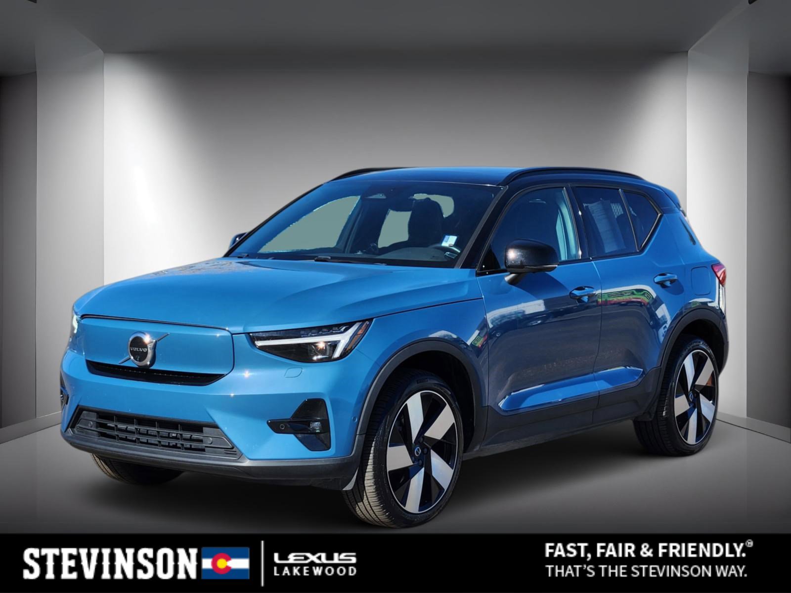 Used 2023 Volvo XC40 Recharge Ultimate image 1