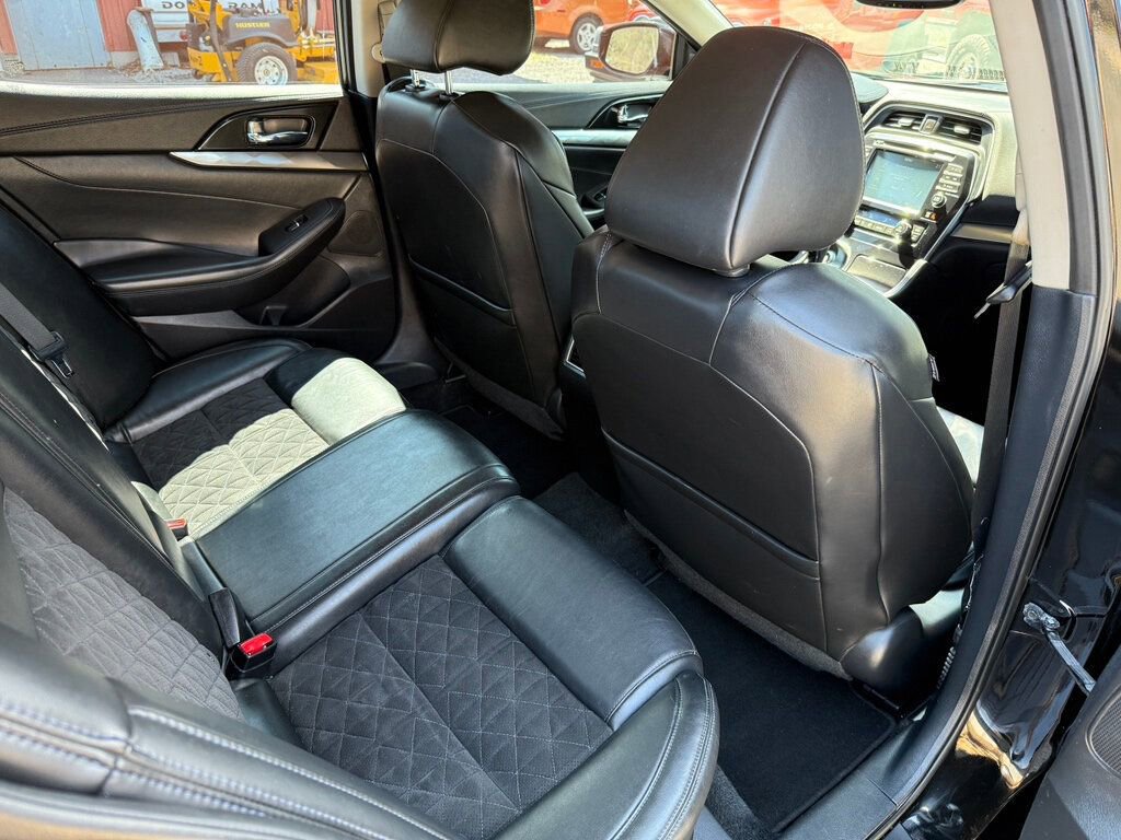 Used 2017 Nissan Maxima SR w/ Midnight Edition image 40