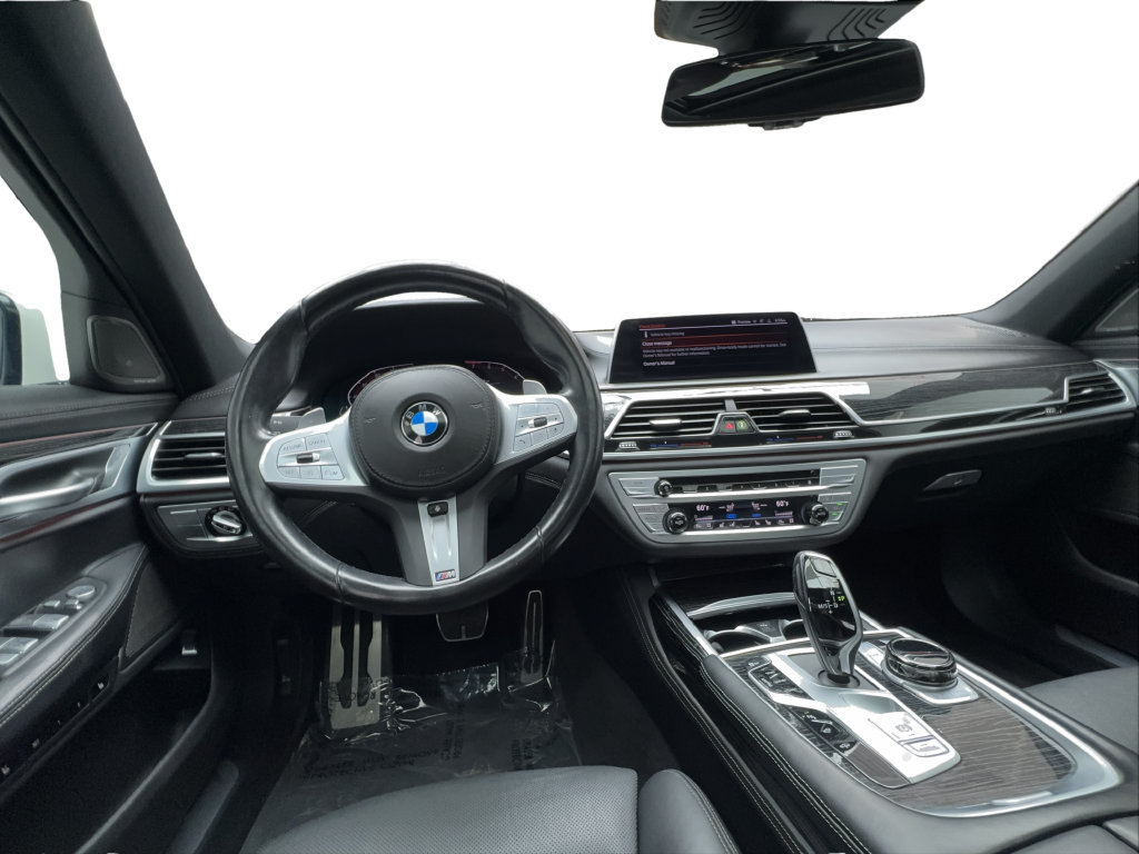 Used 2022 BMW 740i w/ Luxury Rear Seating Package RWD image 37