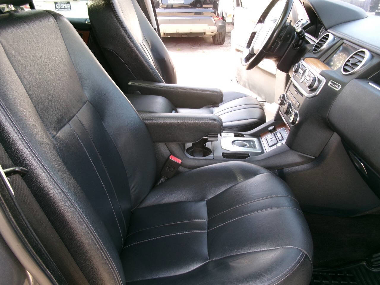 Used 2016 Land Rover LR4 HSE Silver Edition AWD/4WD image 12