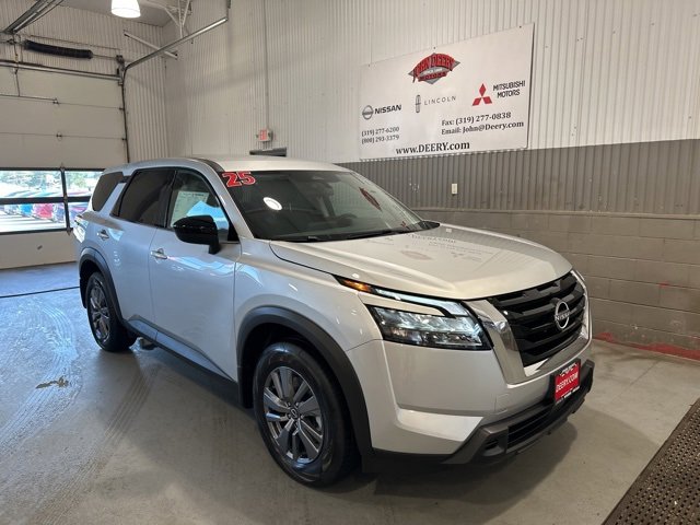 New 2025 Nissan Pathfinder S