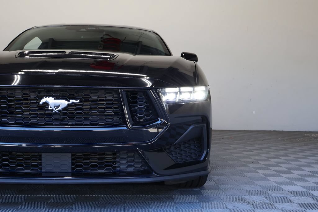 Used 2024 Ford Mustang GT RWD image 5