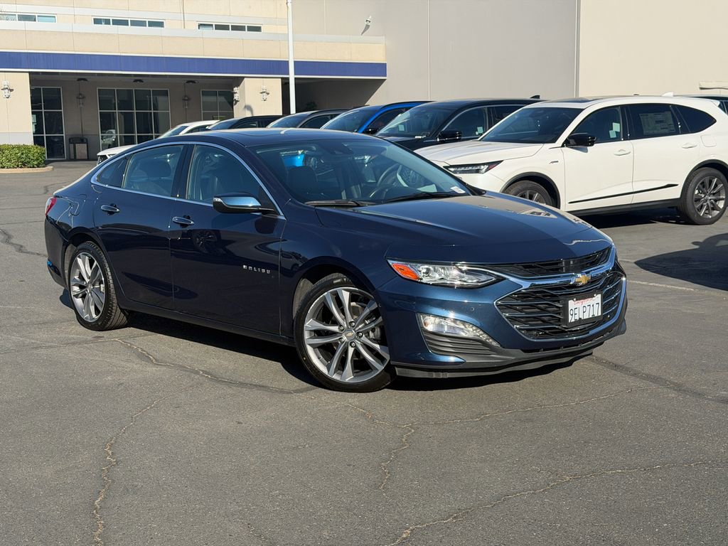 Used 2022 Chevrolet Malibu Premier FWD image 2