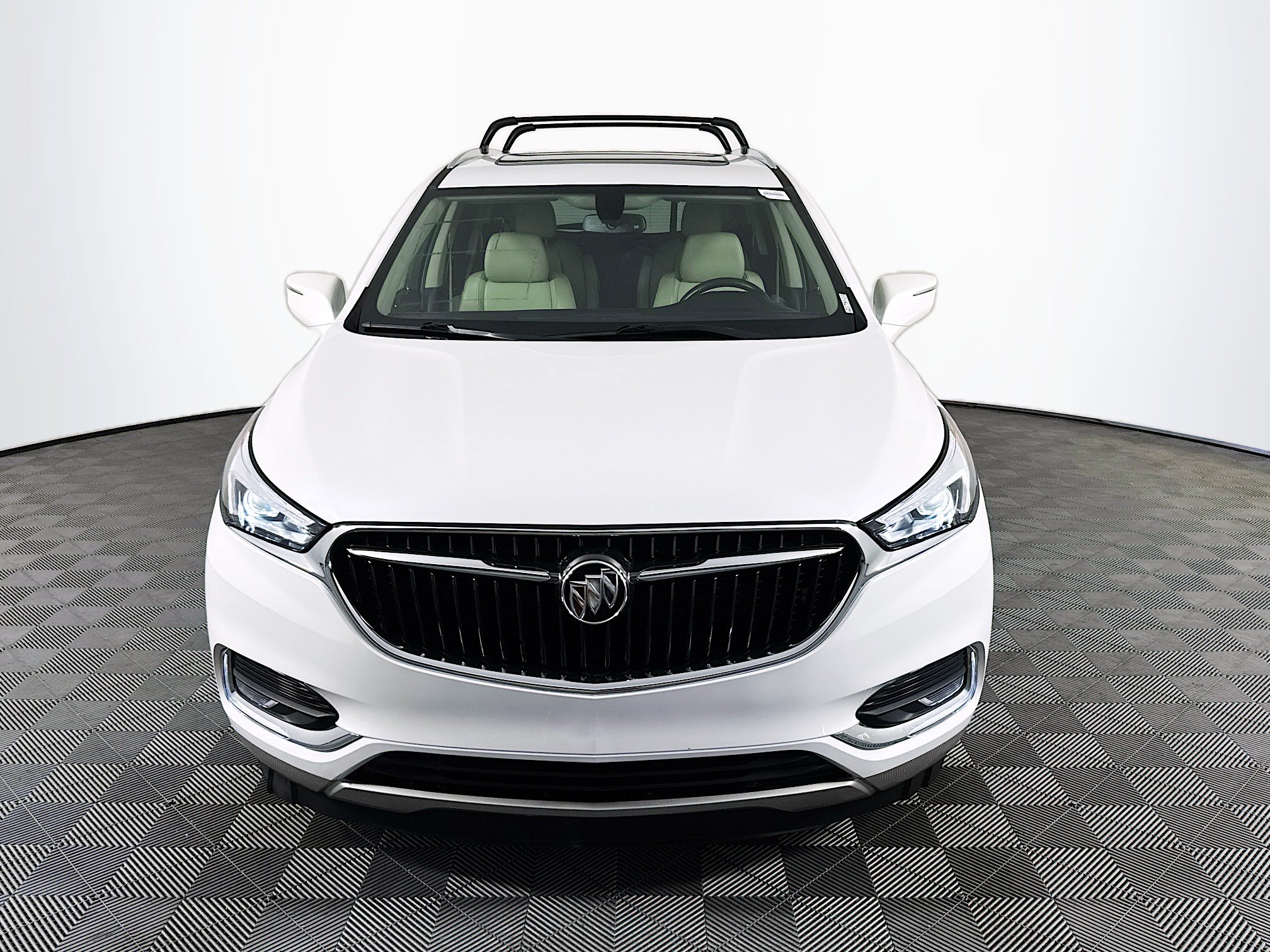 Used 2019 Buick Enclave Essence AWD/4WD image 2