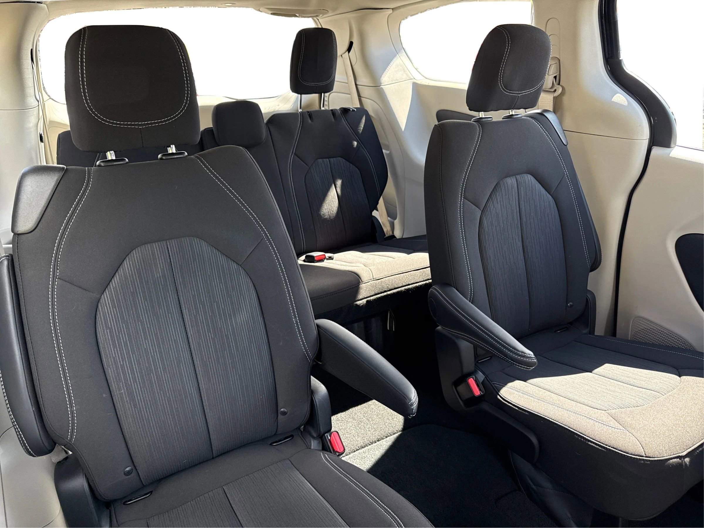 Used 2024 Chrysler Voyager LX FWD image 12