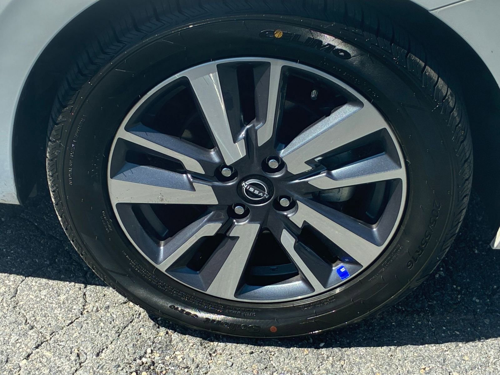 Used 2025 Nissan Versa SV image 24