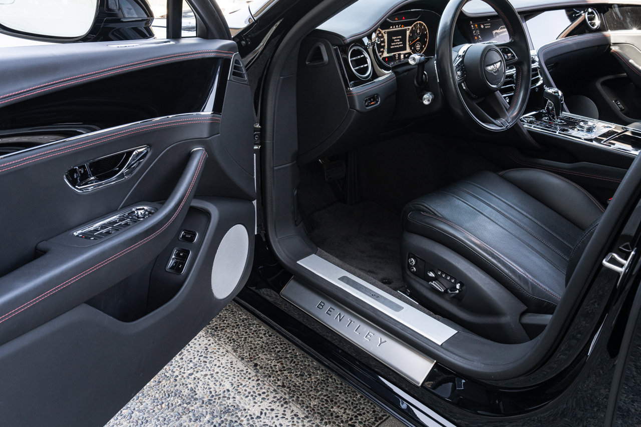 Used 2024 Bentley Flying Spur V8 AWD/4WD image 26