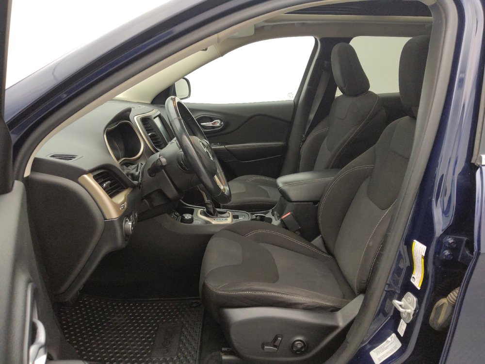 Used 2015 Jeep Cherokee Latitude w/ Comfort/Convenience Group image 17