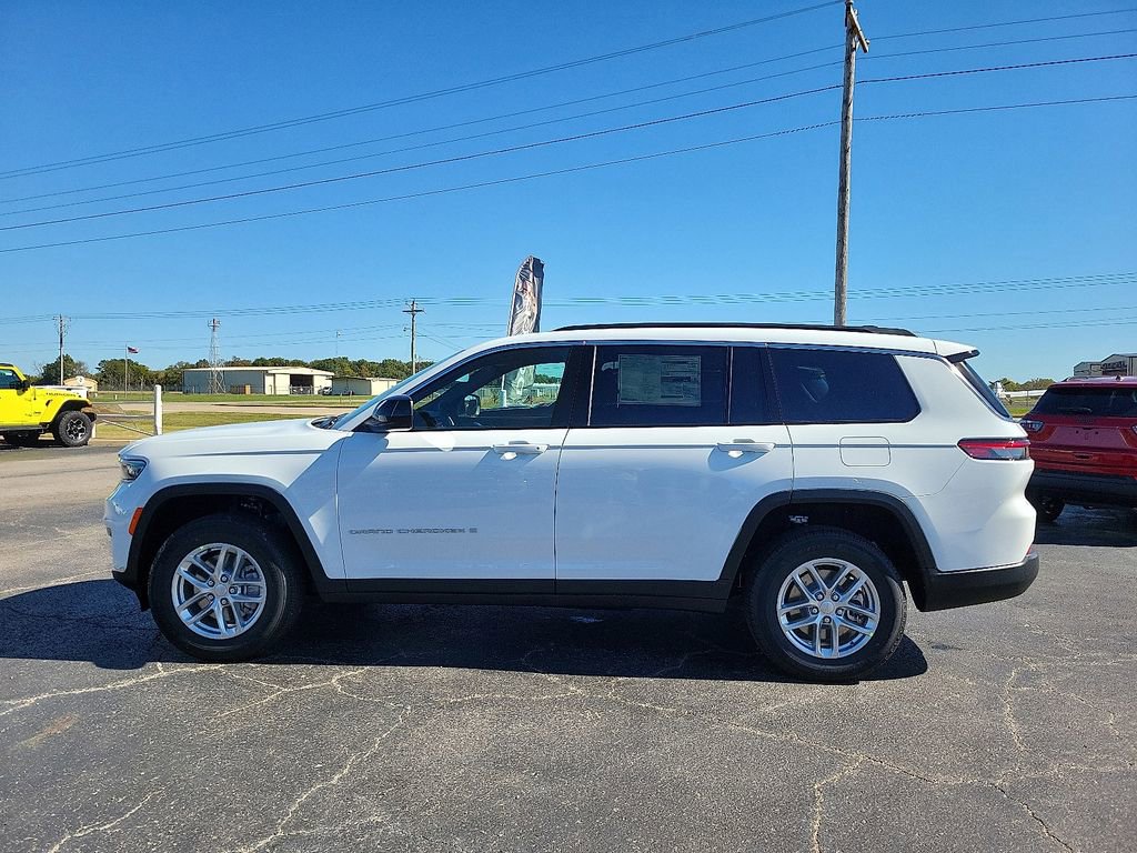 New 2025 Jeep Grand Cherokee L Laredo image 3