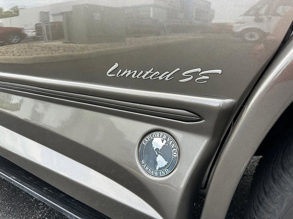 Used 2023 Chevrolet Express 2500 image 22