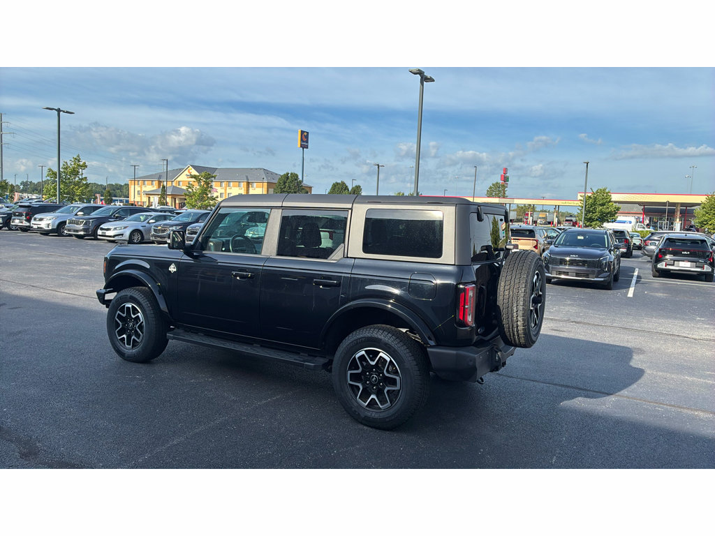 Used 2022 Ford Bronco Outer Banks AWD/4WD image 5