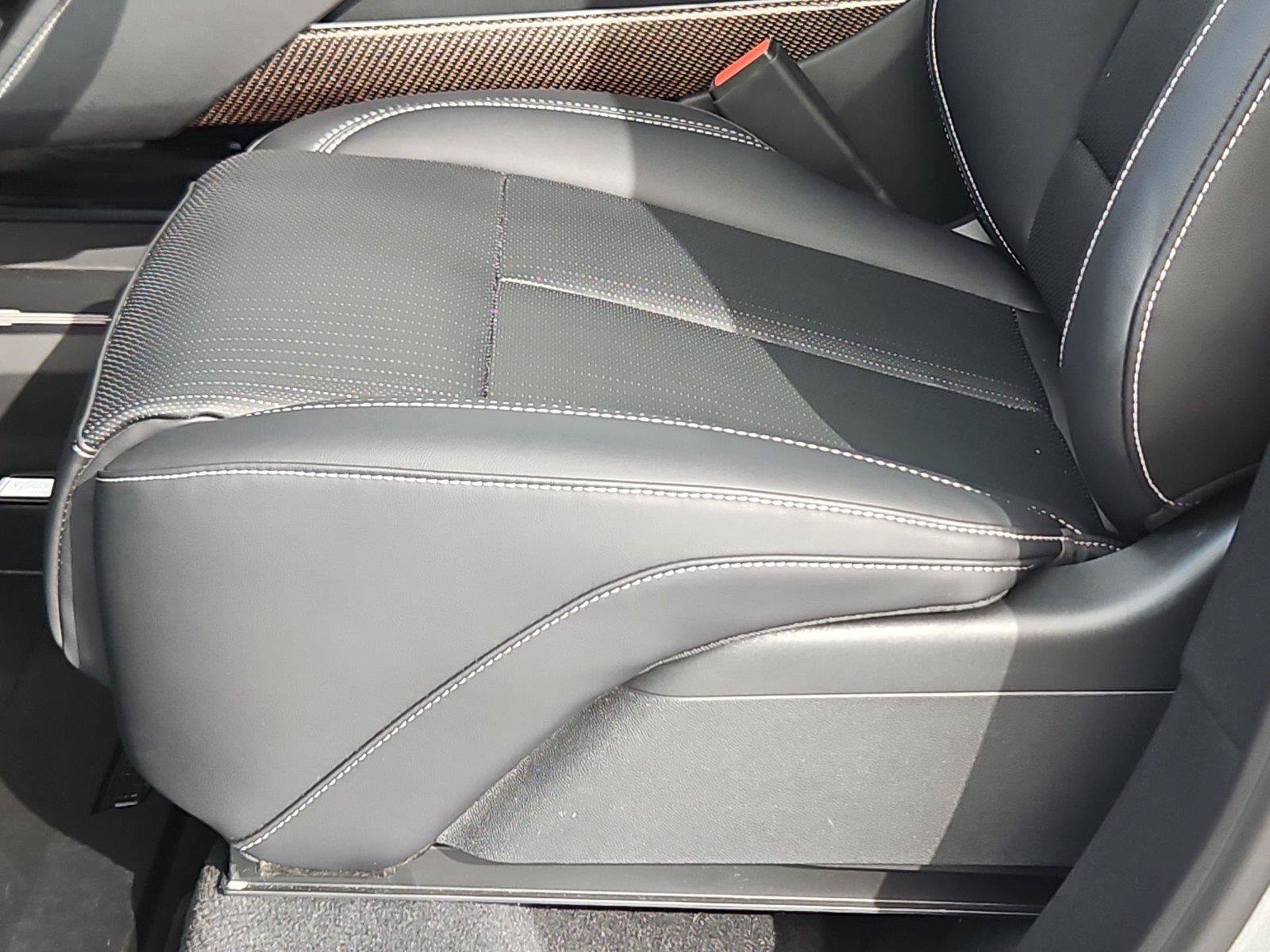 Certified 2026 Cadillac Vistiq Luxury w/ LPO, Floor Liner Package AWD/4WD image 18