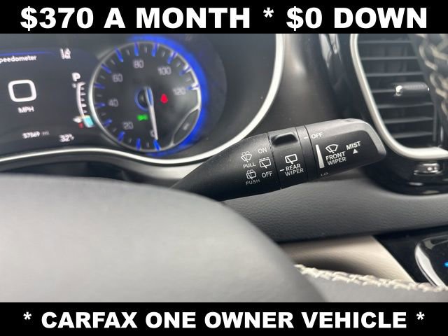Used 2023 Chrysler Pacifica Touring-L FWD image 14