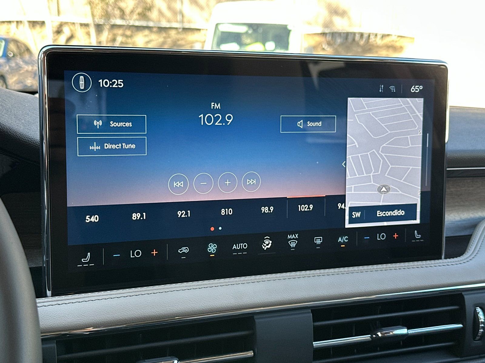 Used 2023 Lincoln Corsair Reserve image 21