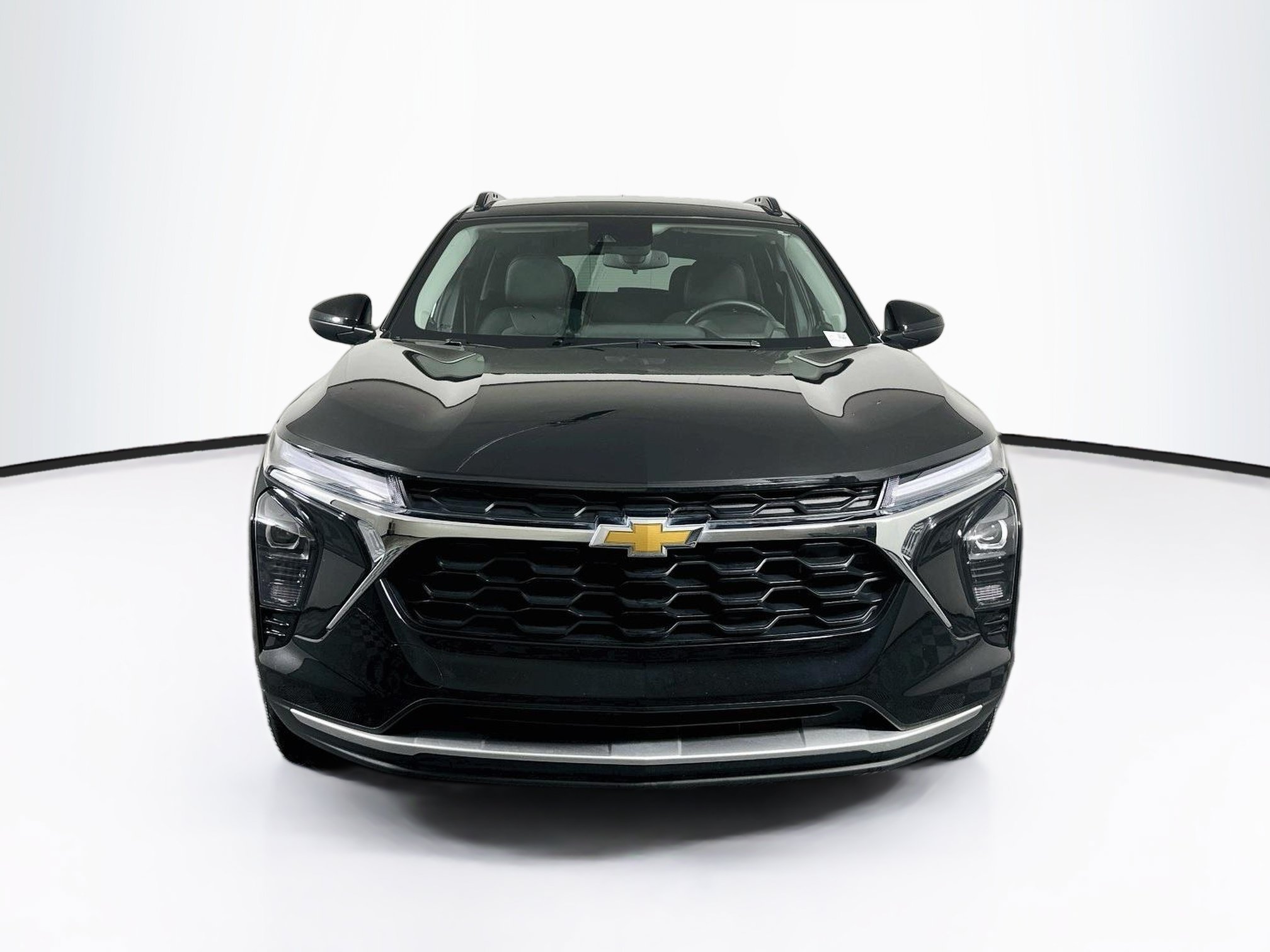 Used 2026 Chevrolet Trax LT w/ LT Convenience Package FWD image 2