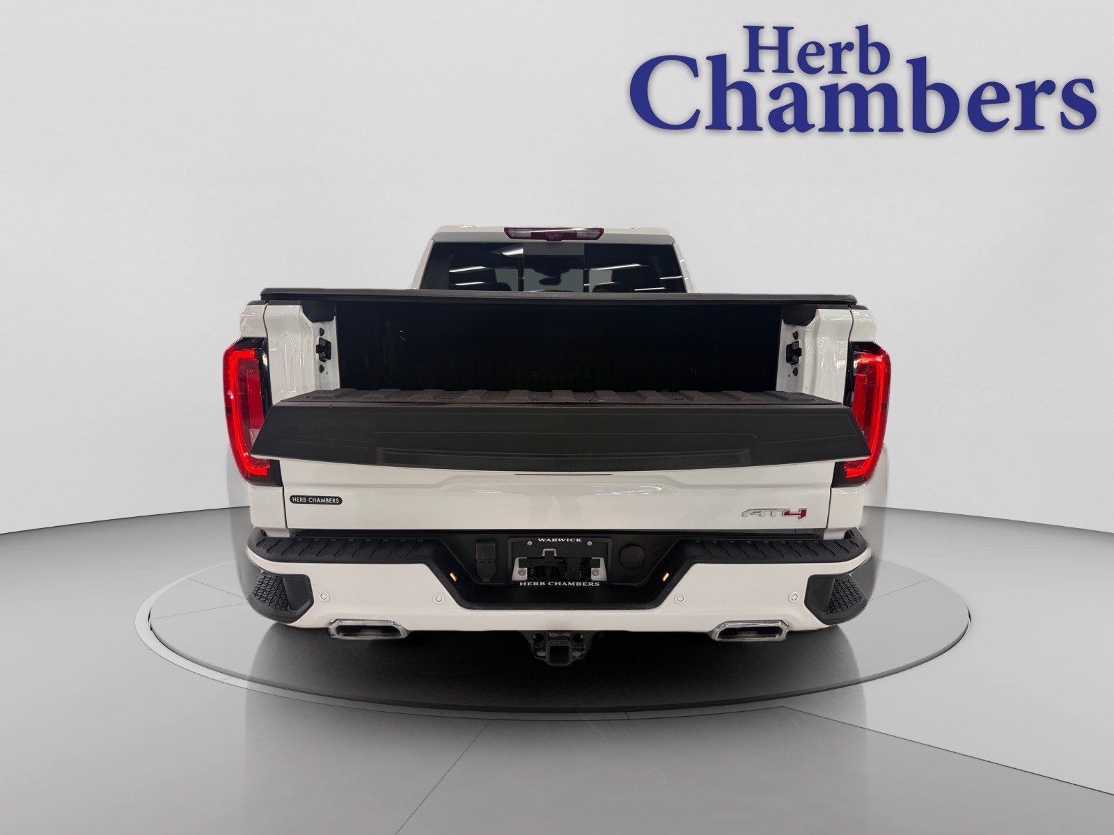 Used 2024 GMC Sierra 1500 AT4 w/ Technology Package image 7