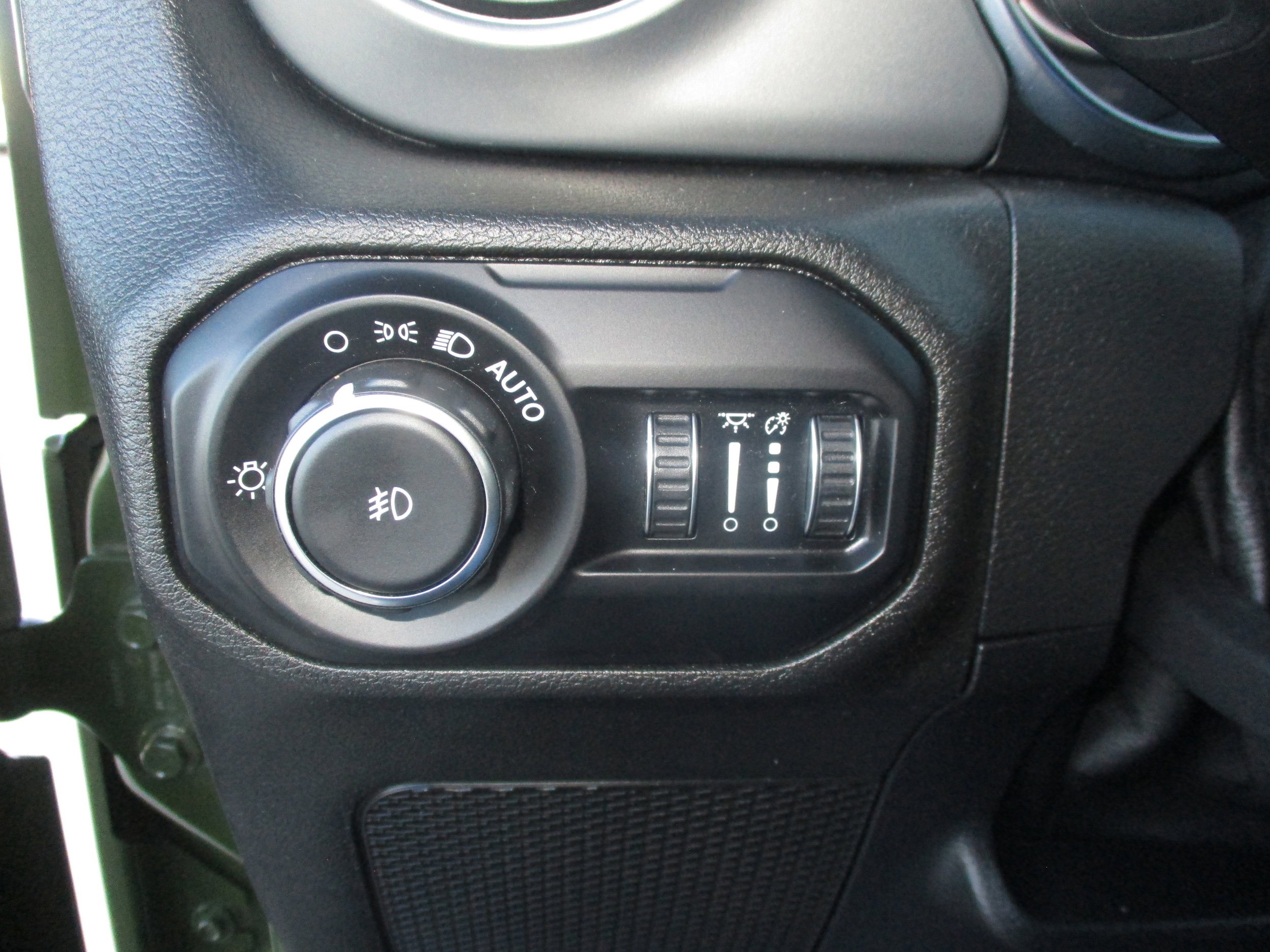 Used 2021 Jeep Wrangler Unlimited Sport image 32