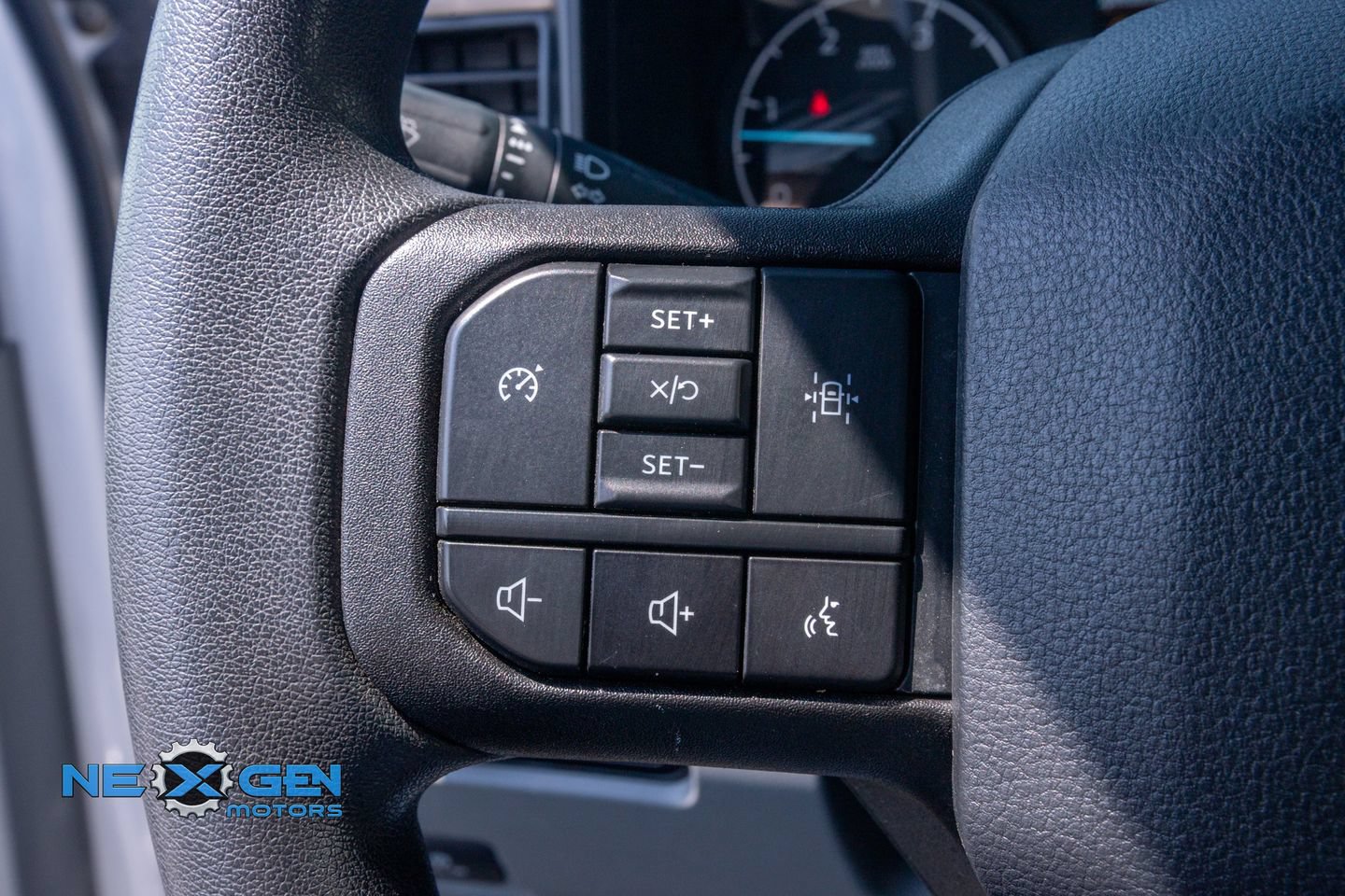 Used 2024 Ford F550 2WD Regular Cab Super Duty image 14