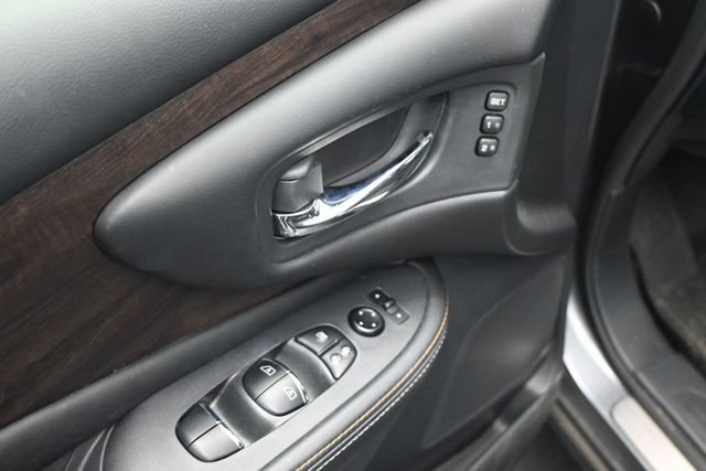 Used 2023 Nissan Murano Platinum w/ Cargo Package FWD image 24