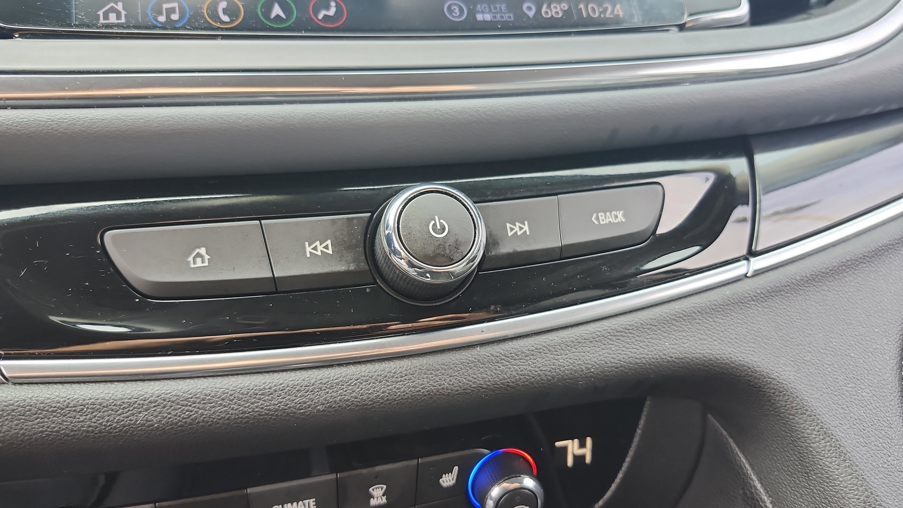 Used 2020 Buick Enclave Essence w/ Sound and Sites Package image 27