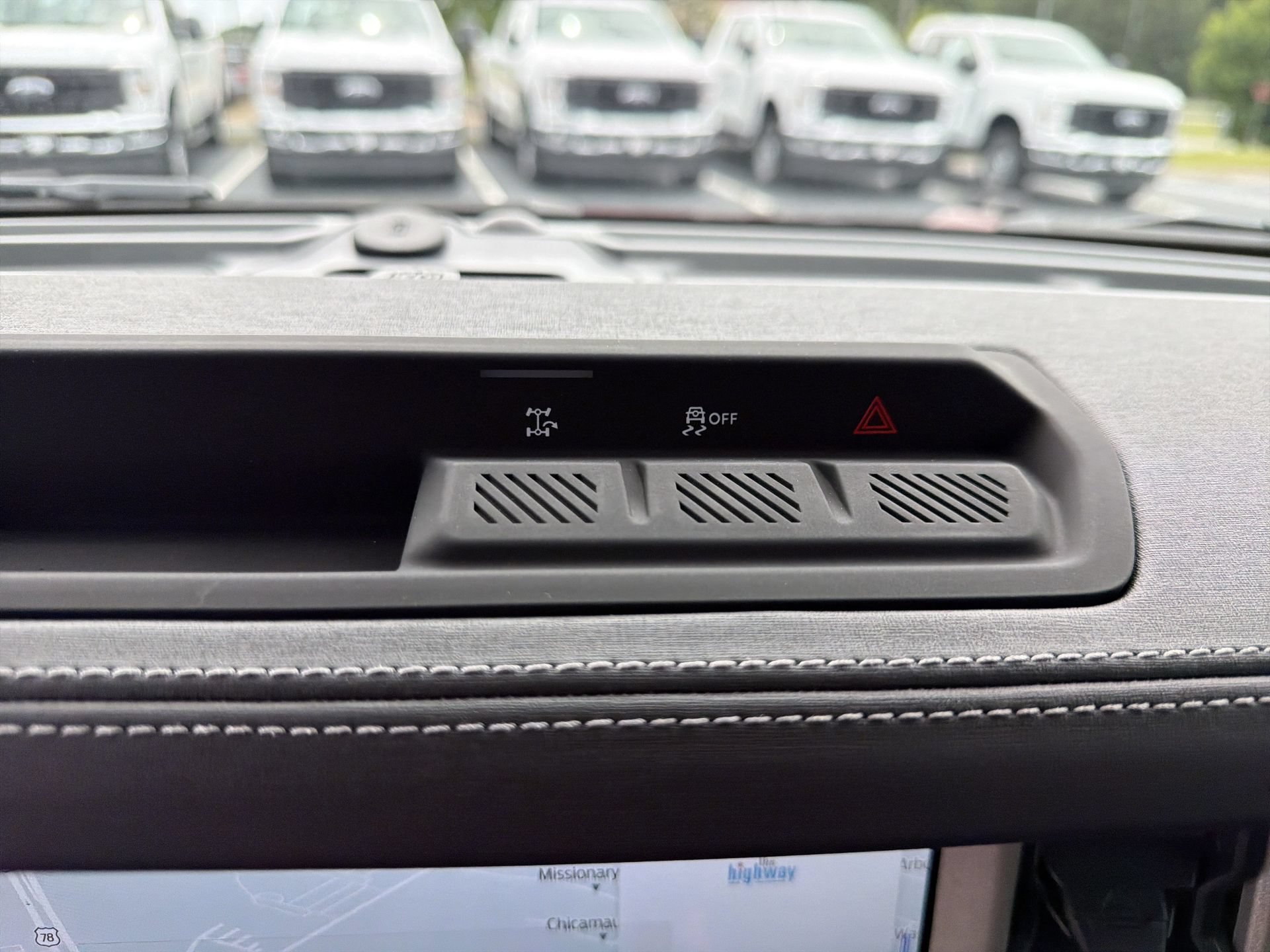 New 2026 Ford Bronco Outer Banks AWD/4WD image 8