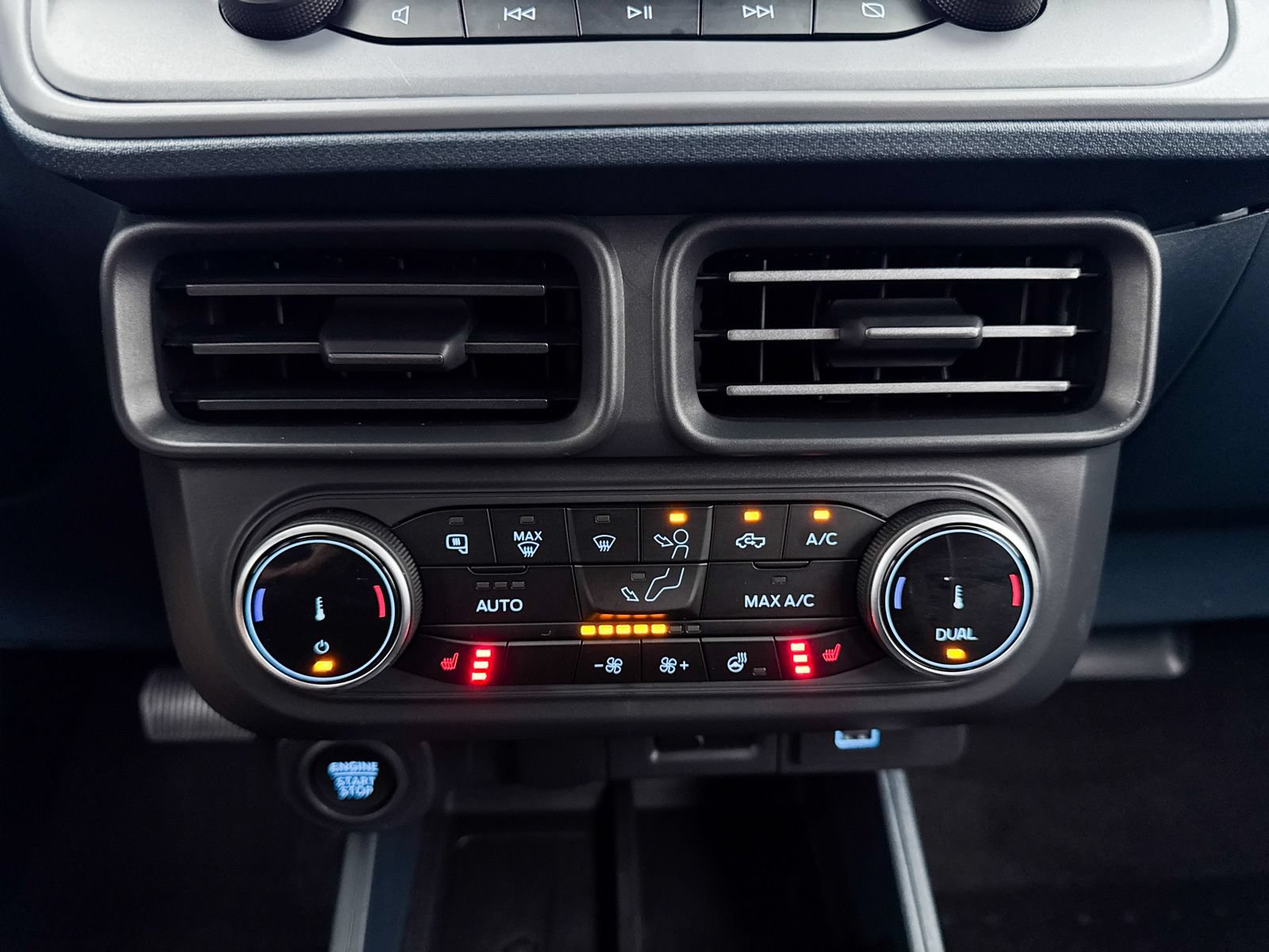 Used 2024 Ford Maverick Lariat w/ Black Appearance Package AWD/4WD image 25