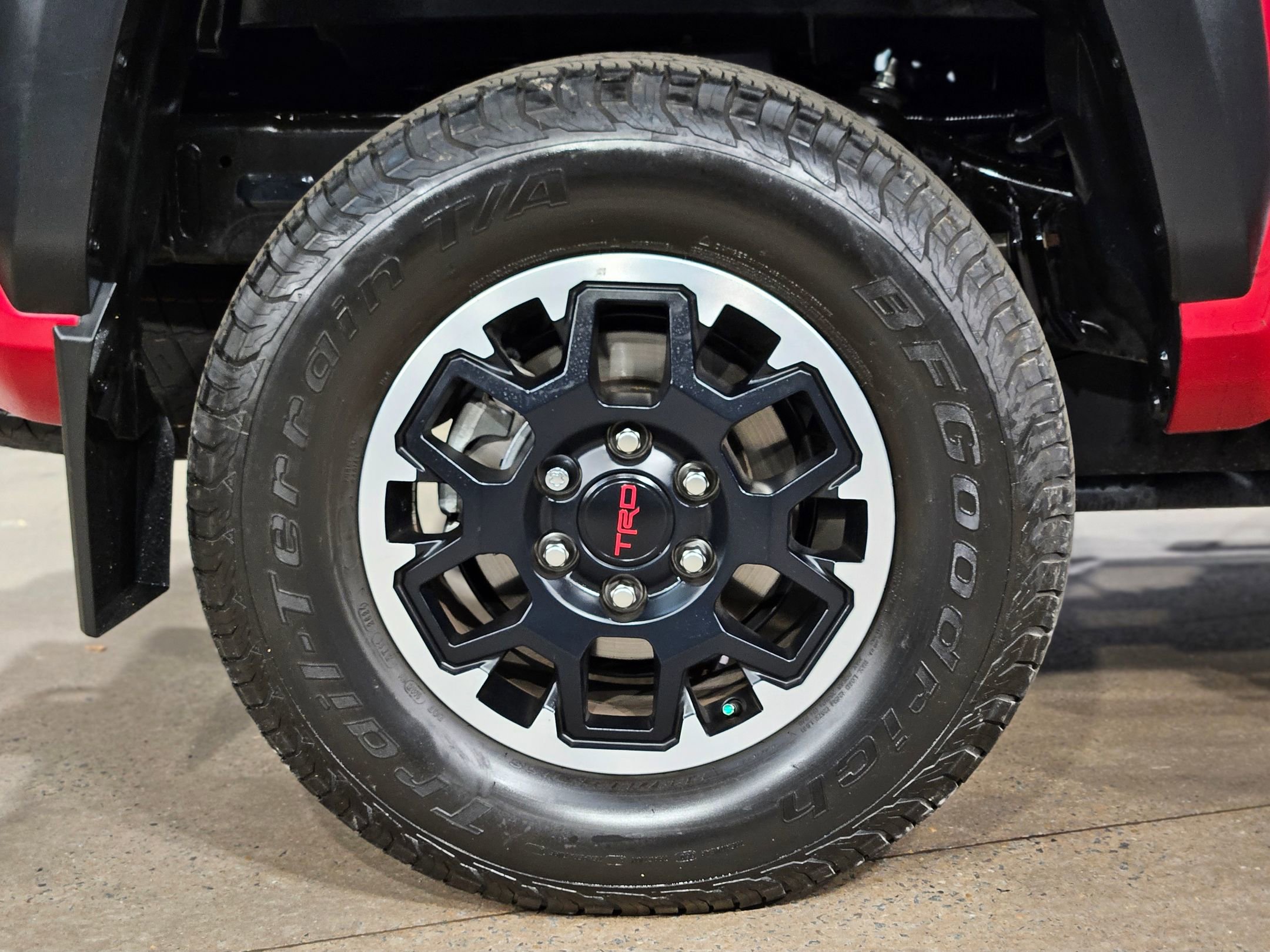 Certified 2024 Toyota Tacoma TRD Off-Road image 17