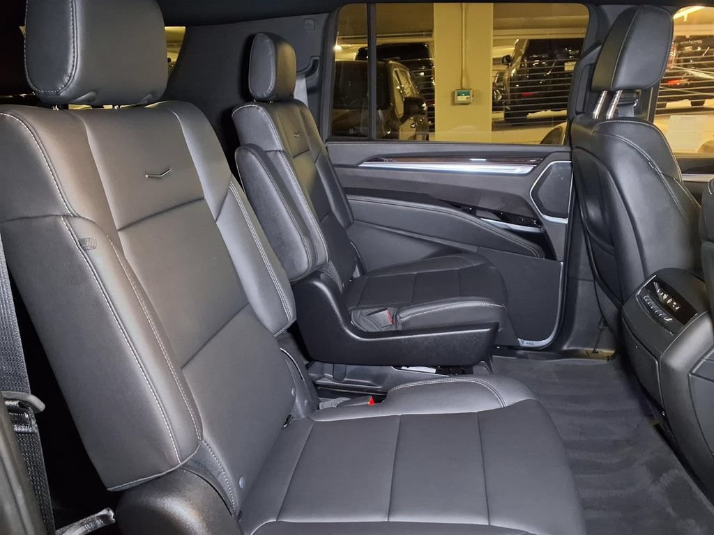 Certified 2025 Cadillac Escalade ESV Luxury AWD/4WD image 20