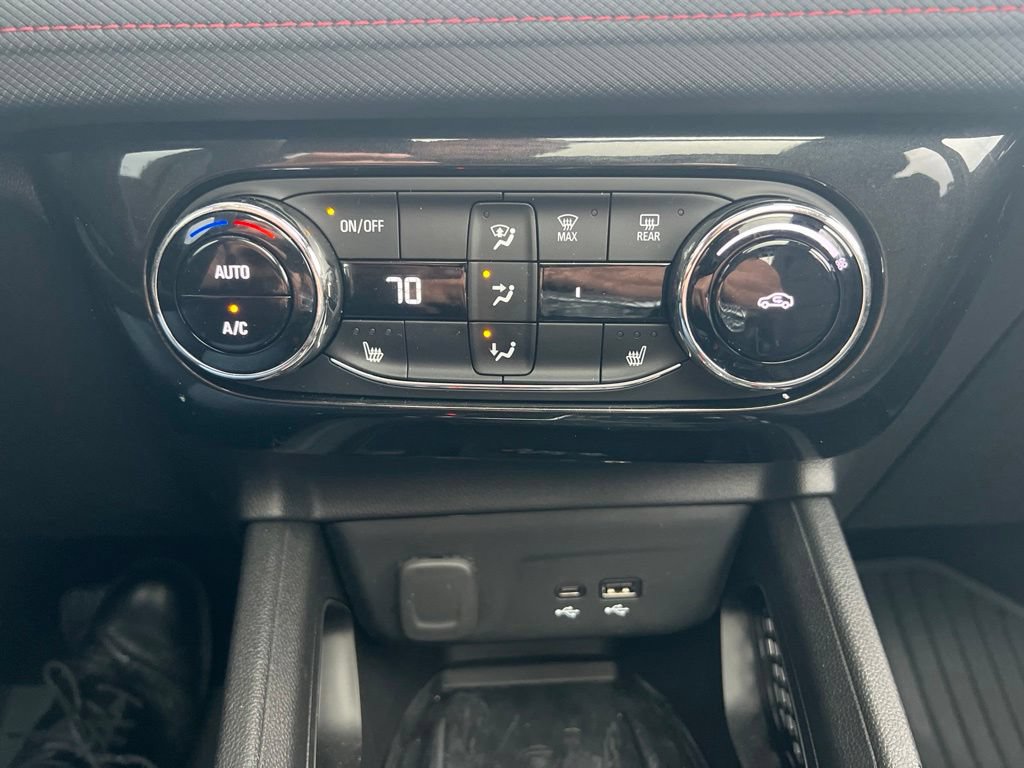 Used 2025 Chevrolet TrailBlazer RS w/ Convenience Package AWD/4WD image 18