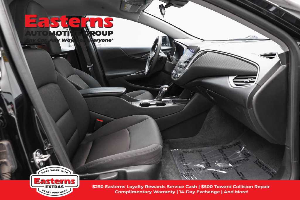 Used 2025 Chevrolet Malibu LT FWD image 25
