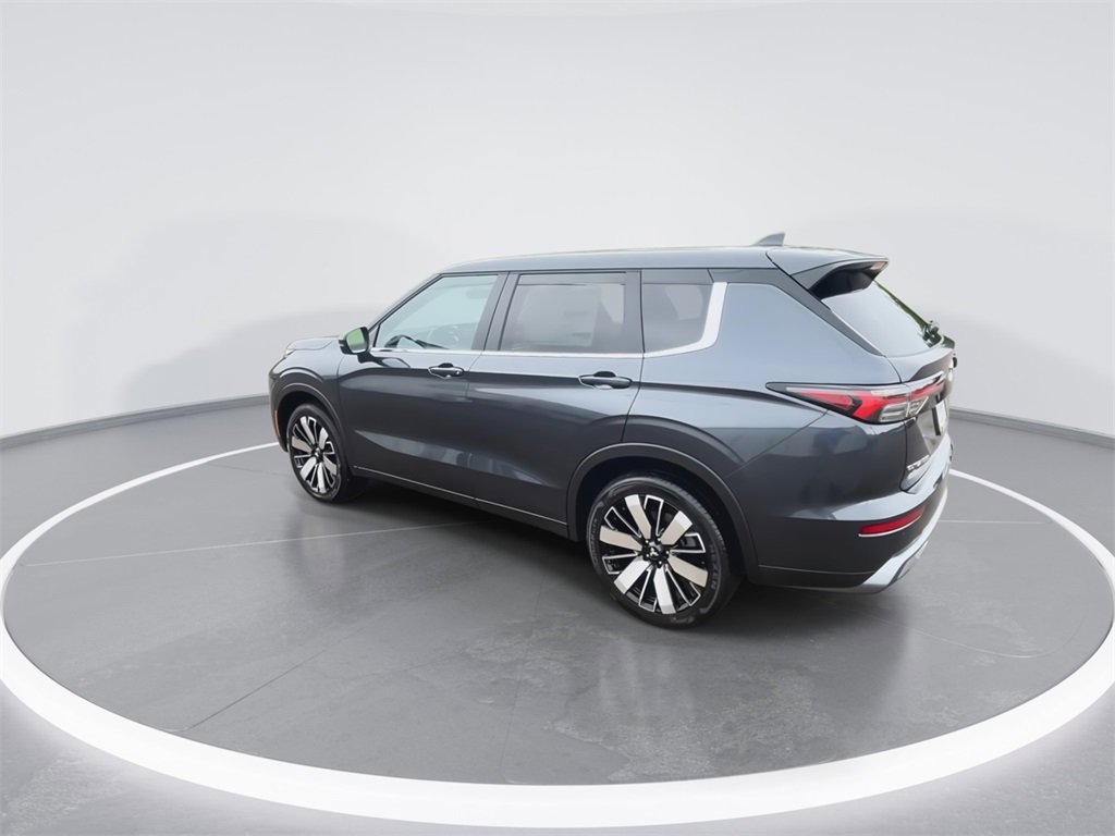 New 2025 Mitsubishi Outlander SE image 6