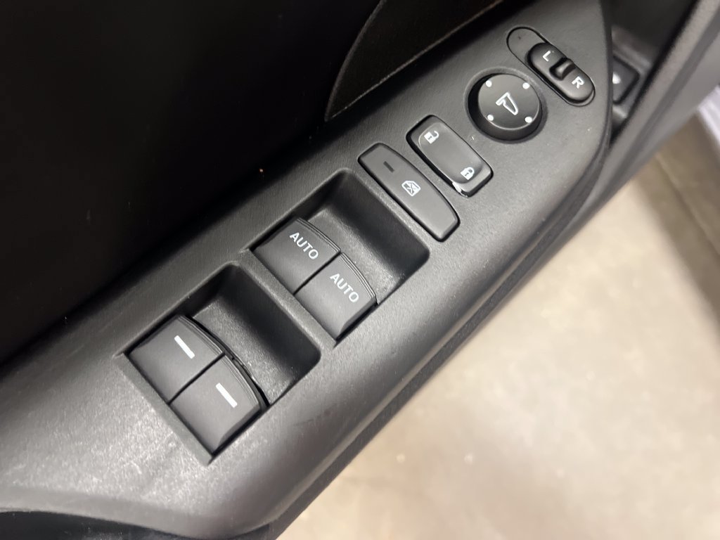 Used 2020 Honda Insight Touring image 11